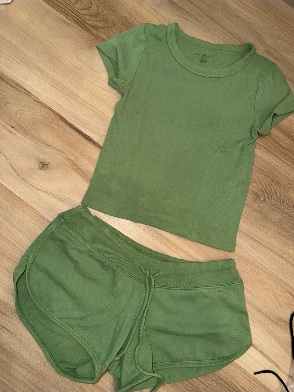 Brandy Melville Green Cotton Tee & Shorts Set xs like new worn once